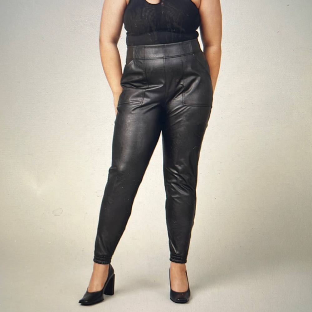 Spanx leather like jogger, NWT, size medium, black